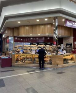 Shopping and dining experiences at P.D. Moonee Ponds